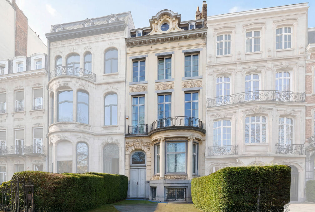 Appartementsgebouw te koop in Etterbeek