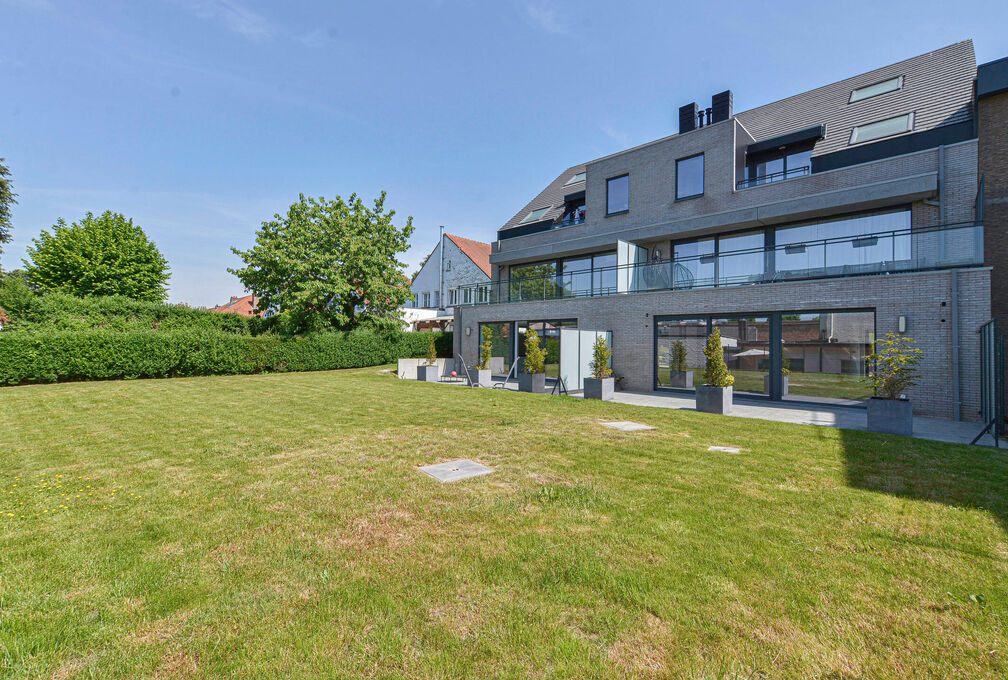 Commercial groundfloor for rent in Wezembeek-Oppem