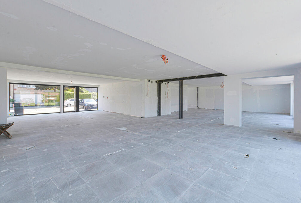 Commercial groundfloor for rent in Wezembeek-Oppem