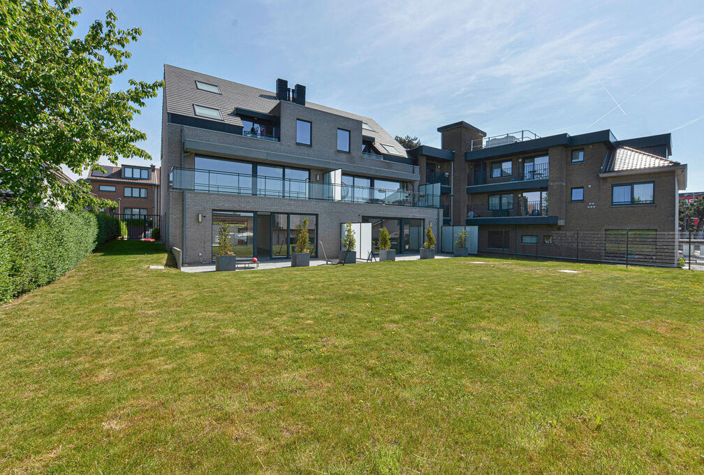 Commercial groundfloor for rent in Wezembeek-Oppem