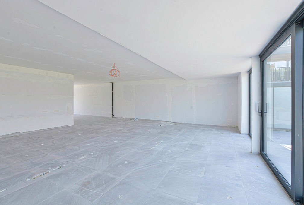 Commercial groundfloor for rent in Wezembeek-Oppem