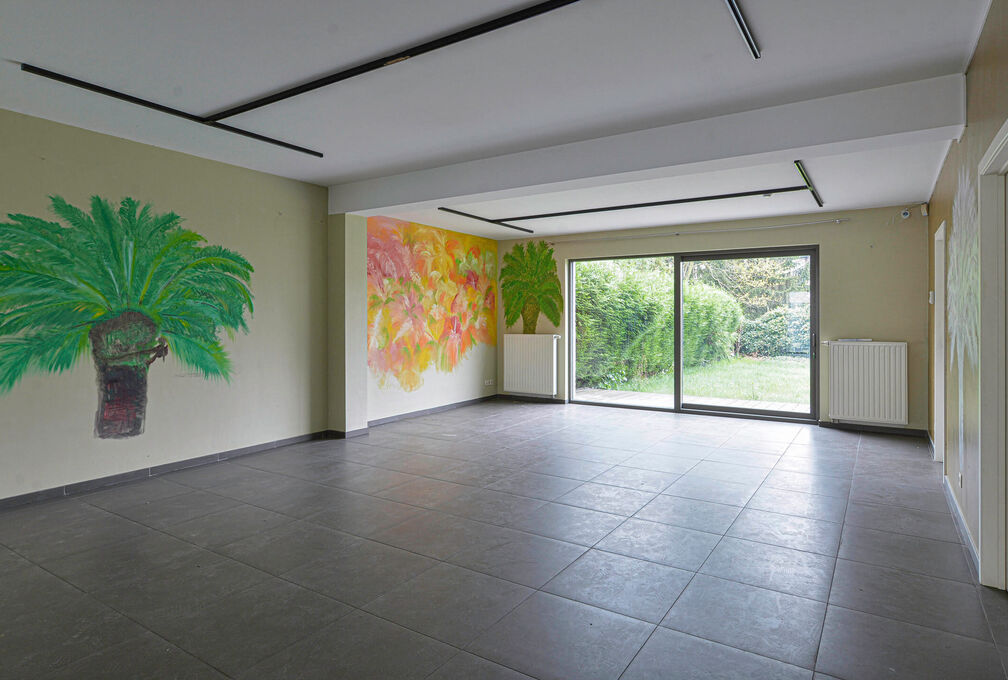 Commercial groundfloor for rent in Woluwe-Saint-Pierre