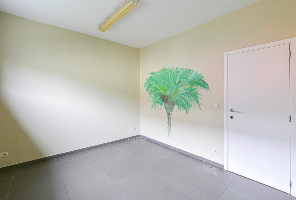 Commercial groundfloor for rent in Woluwe-Saint-Pierre