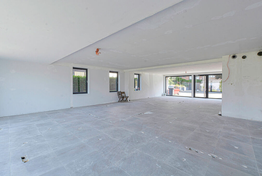 Commercieel gelijkvloers te huur in Wezembeek-Oppem