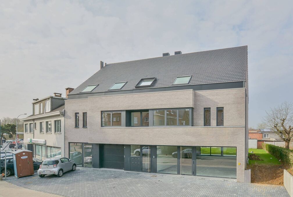 Commercieel gelijkvloers te huur in Wezembeek-Oppem