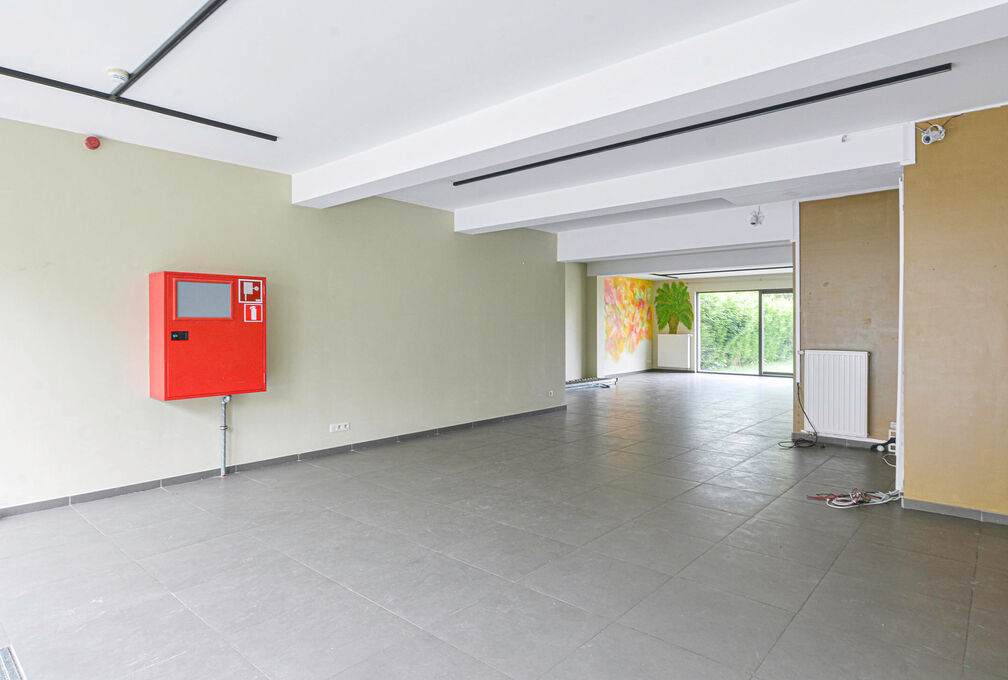 Commercieel gelijkvloers te huur in Woluwe-Saint-Pierre