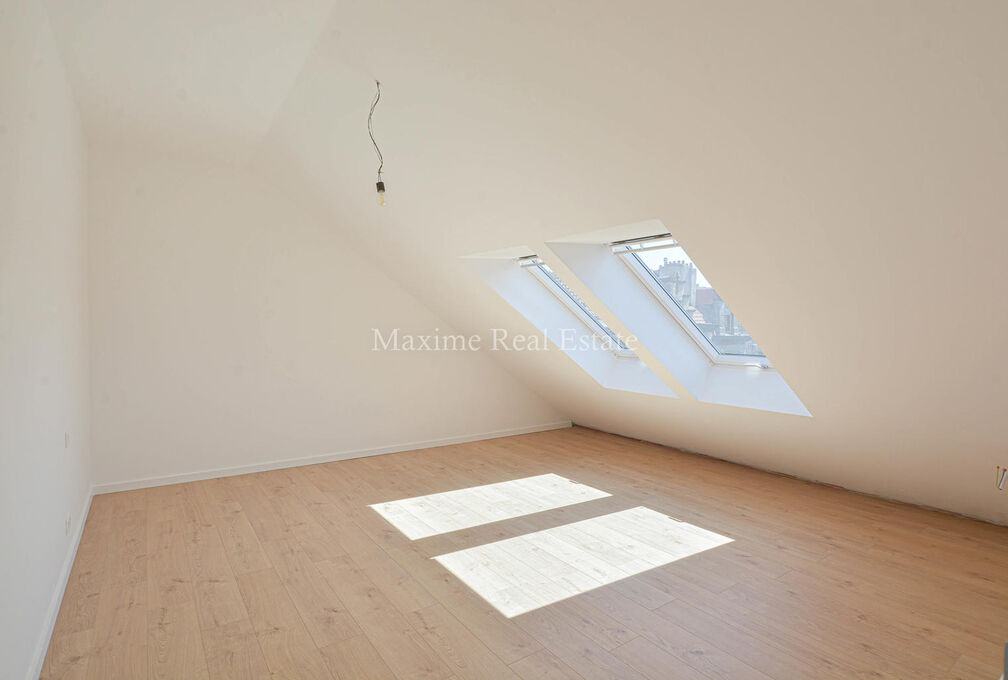 Duplex for rent in Sint-Gillis