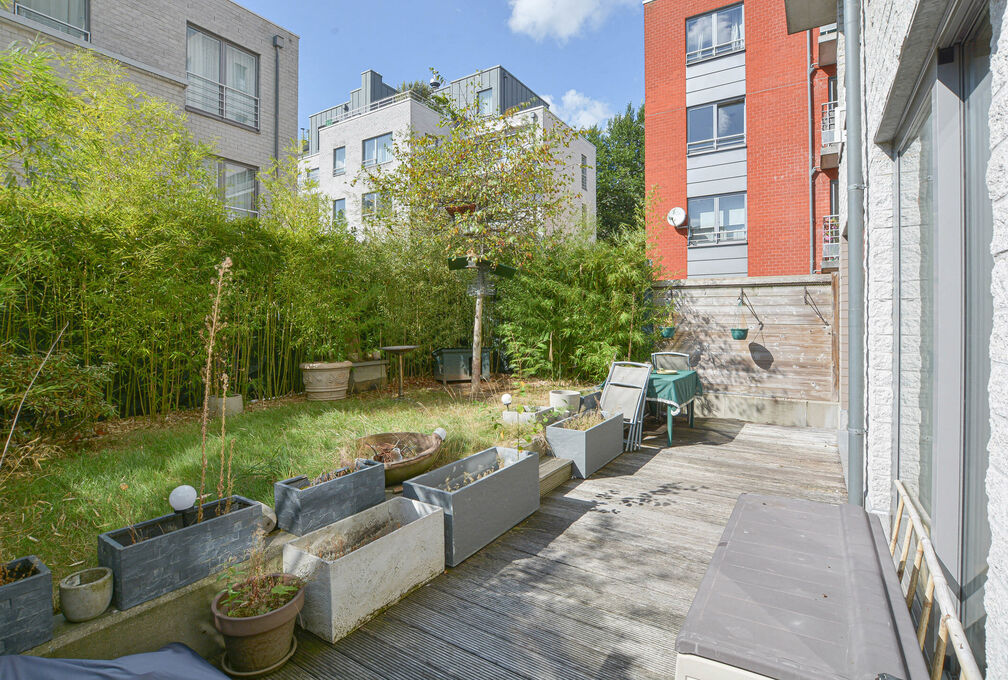 Gelijkvloerse verd. + tuin te koop in Elsene