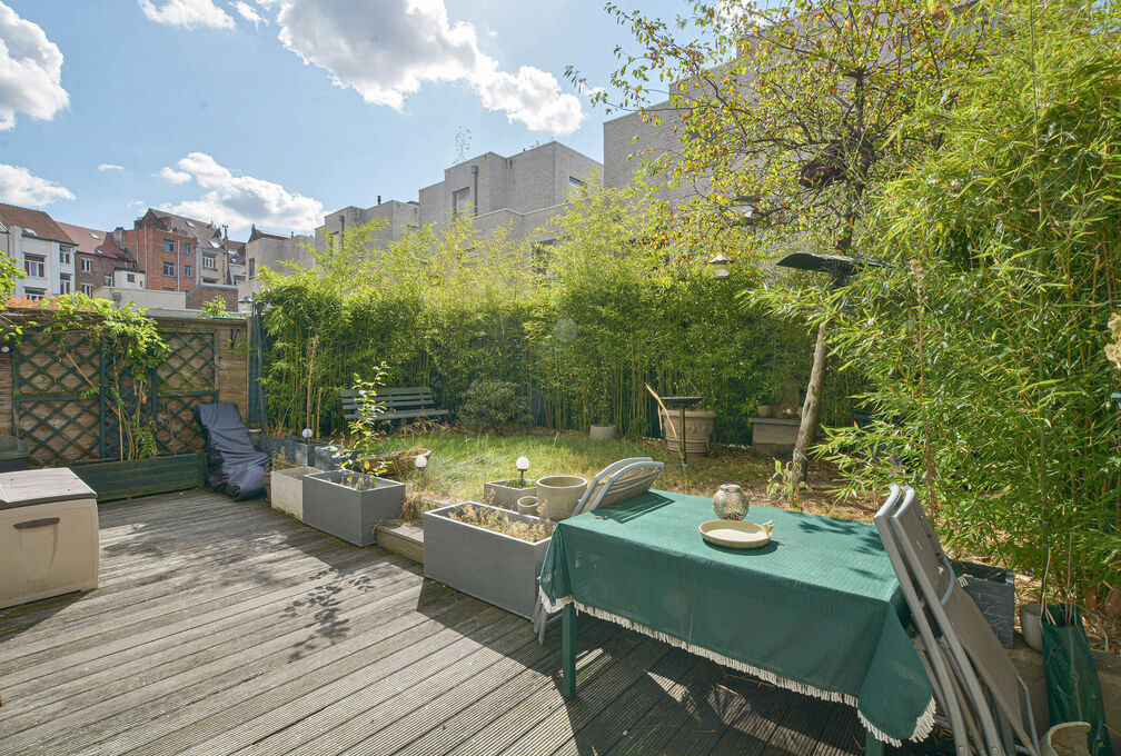 Gelijkvloerse verd. + tuin te koop in Elsene