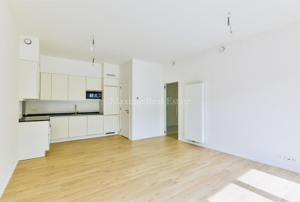 Ground floor for rent in Auderghem