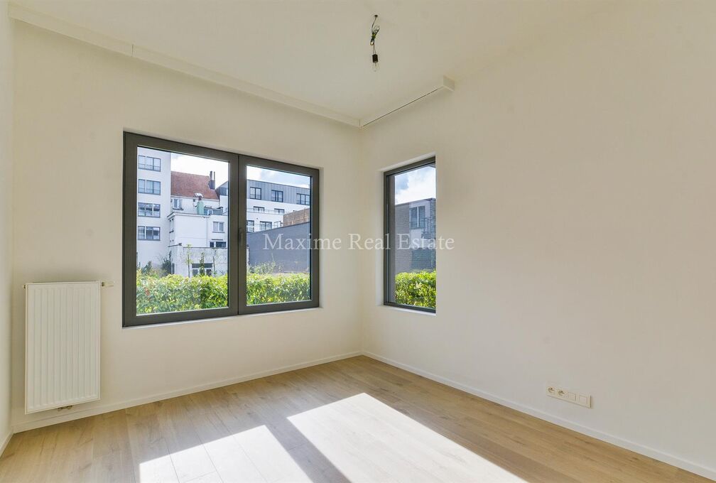 Ground floor for rent in Auderghem