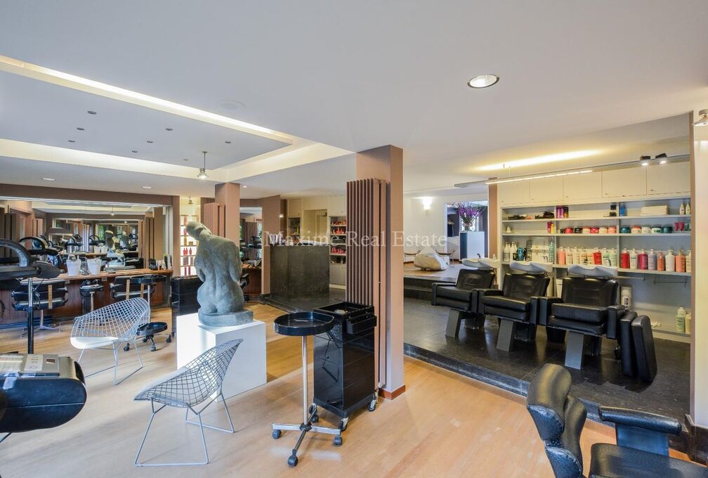 Individual shop for rent in Woluwe-Saint-Pierre