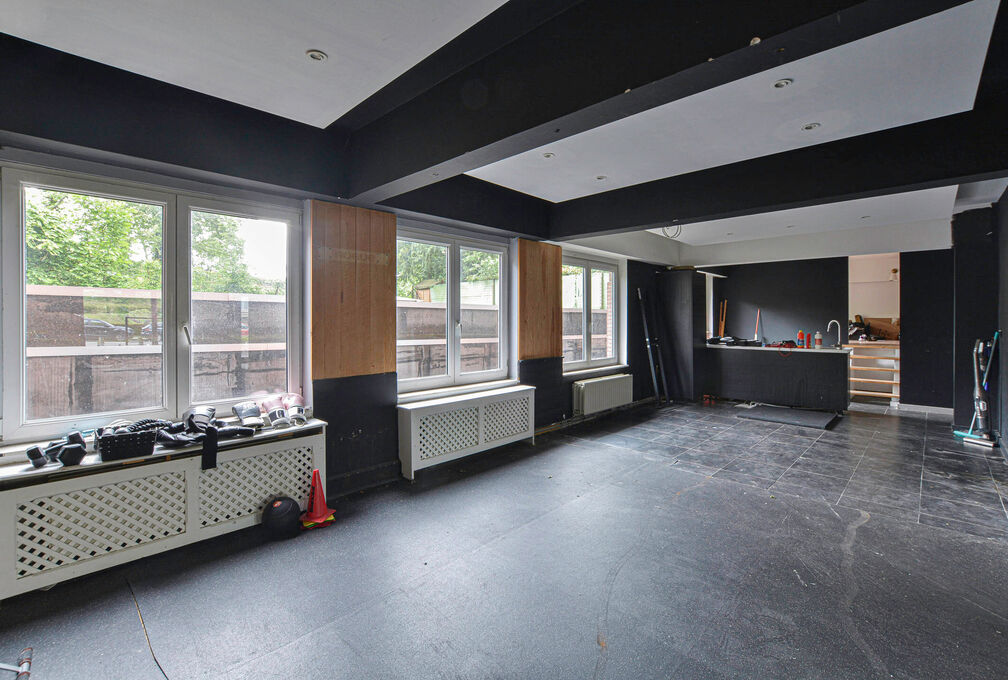 Individual shop for rent in Woluwe-Saint-Pierre