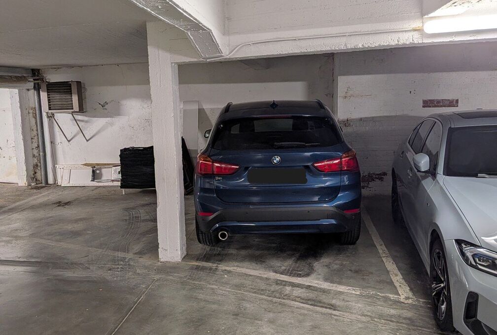 Parking int&eacute;rieur &agrave; vendre &agrave; 