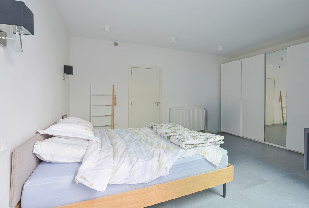 Triplex for rent in Elsene