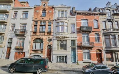 Maison de maître à louer à Etterbeek